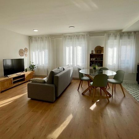 Vtz El Balcon De Calixto Apartment Zaragoza Luaran gambar